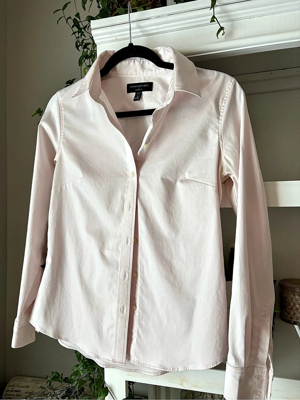Banana Republic Tailored Fit Button Down Shirt in Pink Size 4